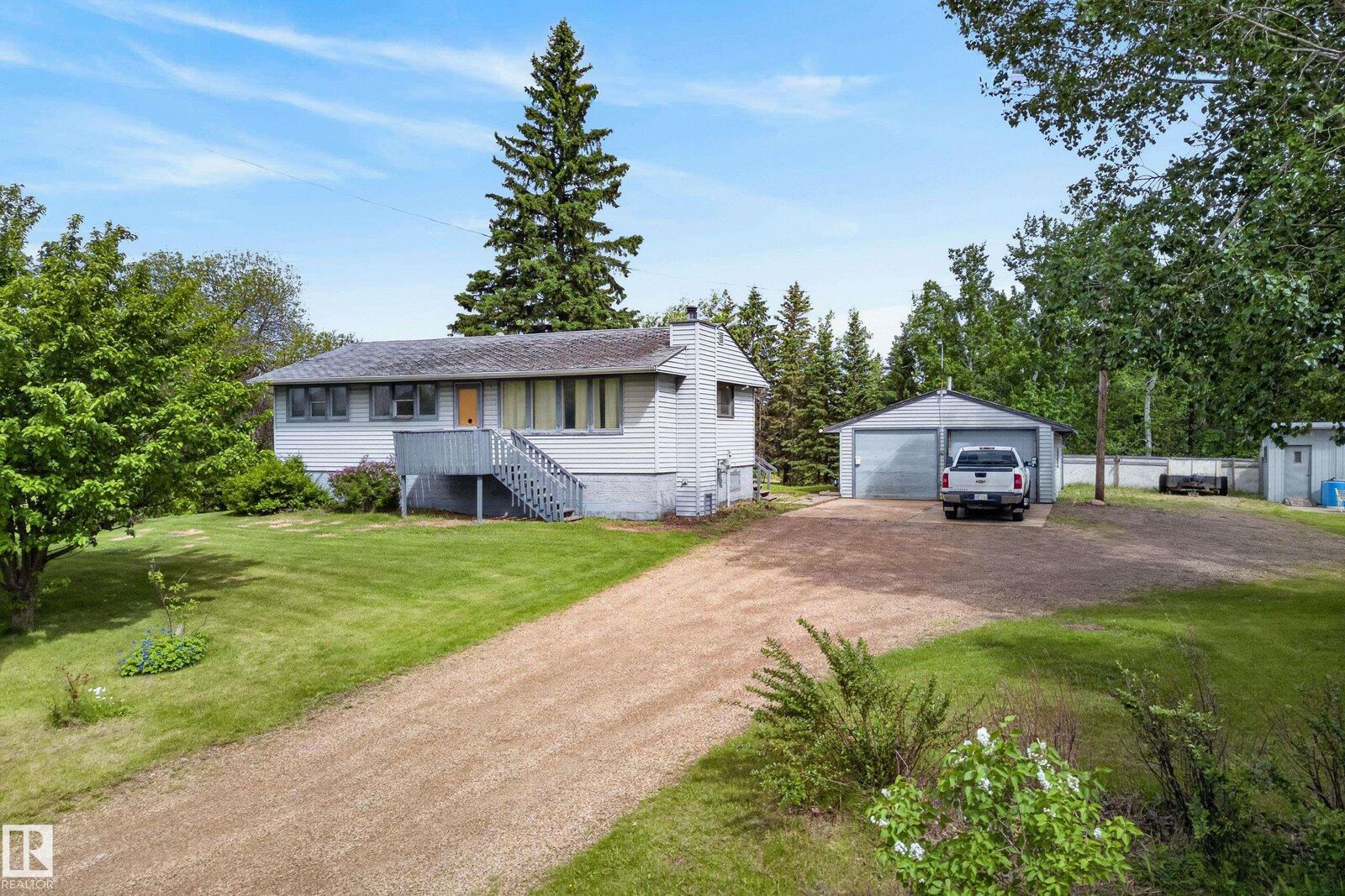 Property Photo: 22559 Wye Road 499 AB T8B 1J7