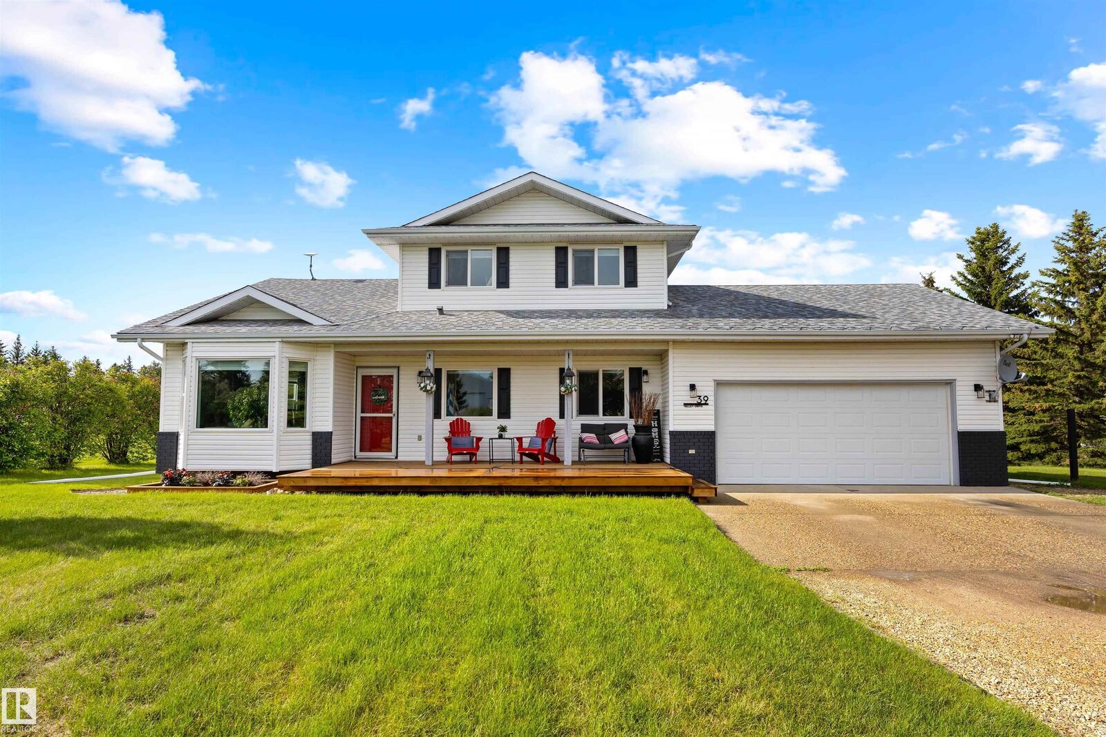 Property Photo:  55319 Rge Road 223 39  AB T8L 5E3 