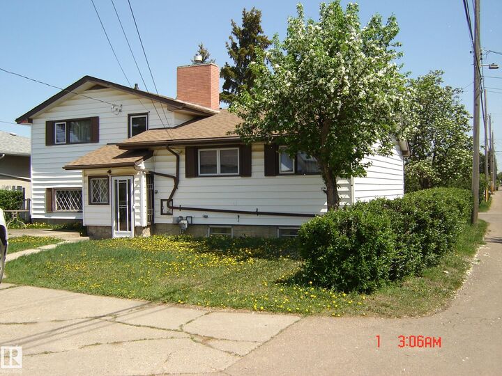 Property Photo:  13524 92 Street NW  AB T5E 3R9 
