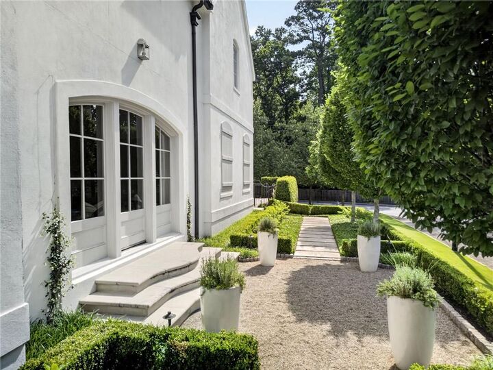 Property Photo:  4400 Carmain Drive NE  GA 30342 