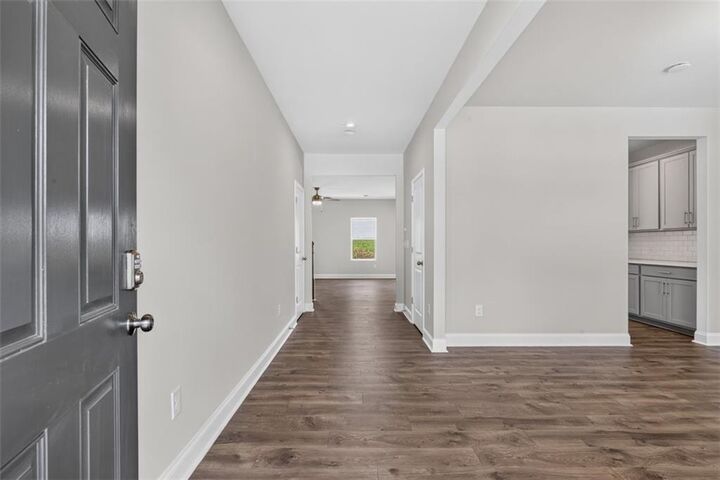 Property Photo: 107 Ledgemont Way GA 30101