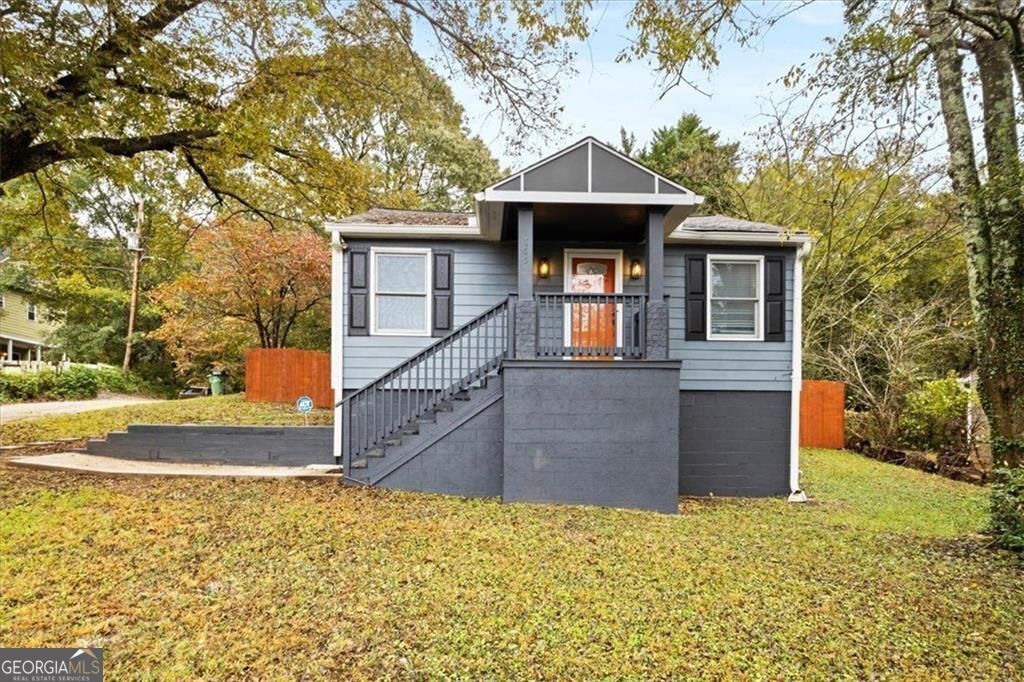 Property Photo: 1765 Mary George Avenue GA 30318