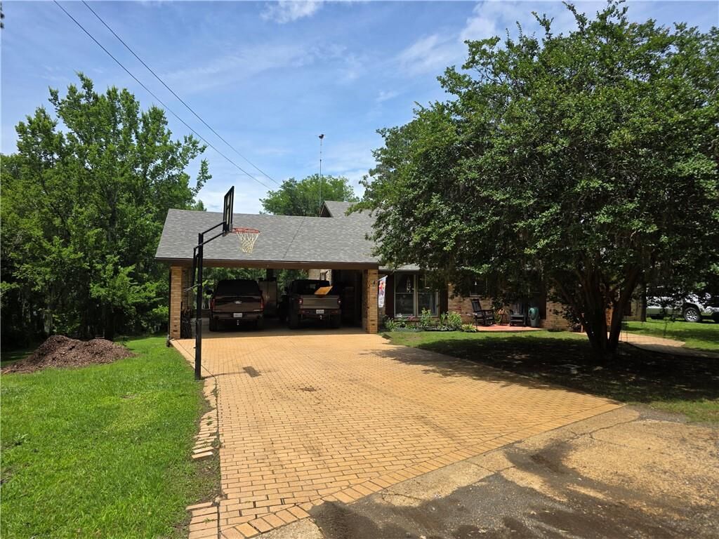 Property Photo:  423 Pardee Road  LA 71411 