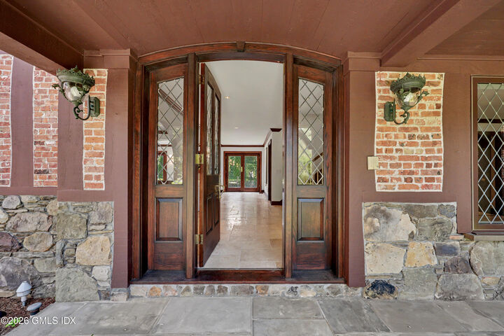 Property Photo: 991 Lake Avenue CT 06831