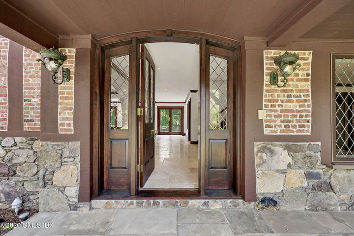 Property Photo: 991 Lake Avenue CT 06831