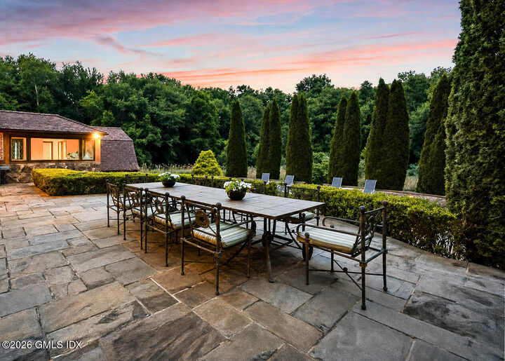 Property Photo:  991 Lake Avenue  CT 06831 