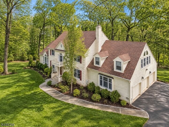 Property Photo: 6 Bluebird Ct NJ 08822
