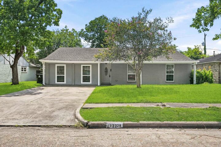Property Photo:  12329 Ashcroft Drive  TX 77035 