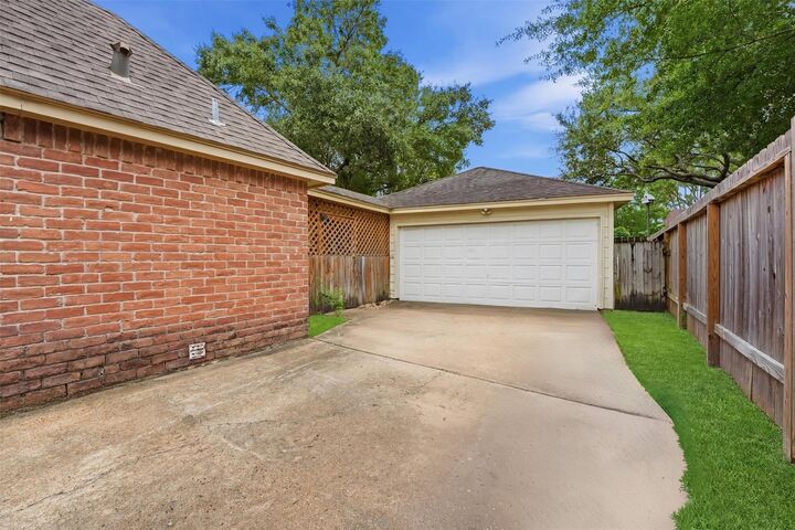 Property Photo: 12527 Piping Rock Drive TX 77077