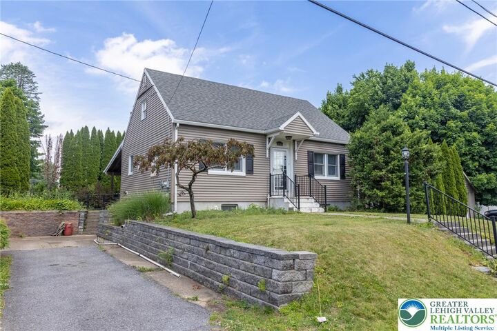 Property Photo: 2705 Guyton Street PA 18045