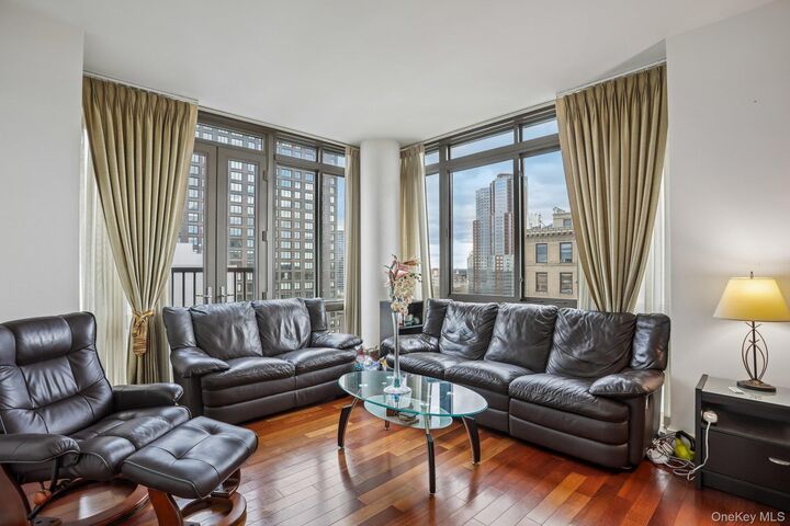 Property Photo: 175 Huguenot Street 1606 NY 10801