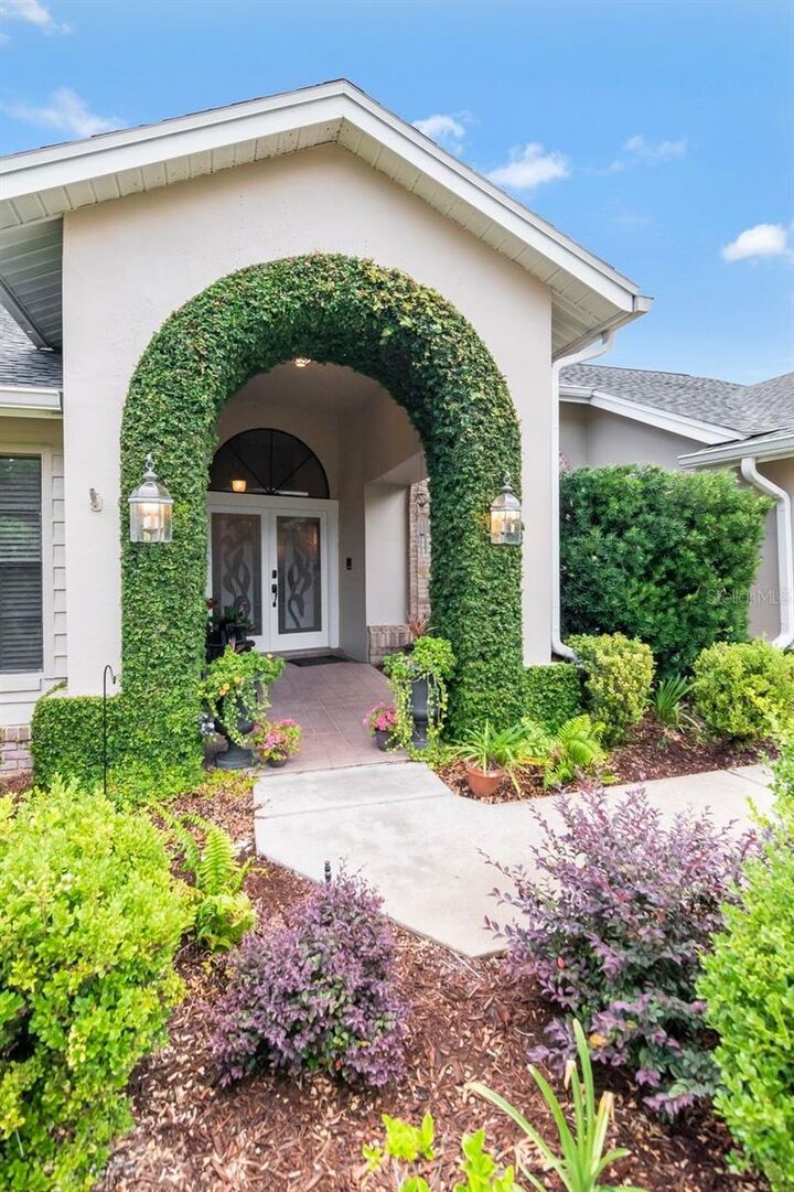 Property Photo:  3306 Westmoreland Drive  FL 33618 