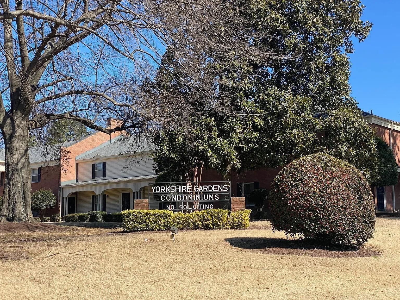 Property Photo:  5718 Quince Rd 13  TN 38119 