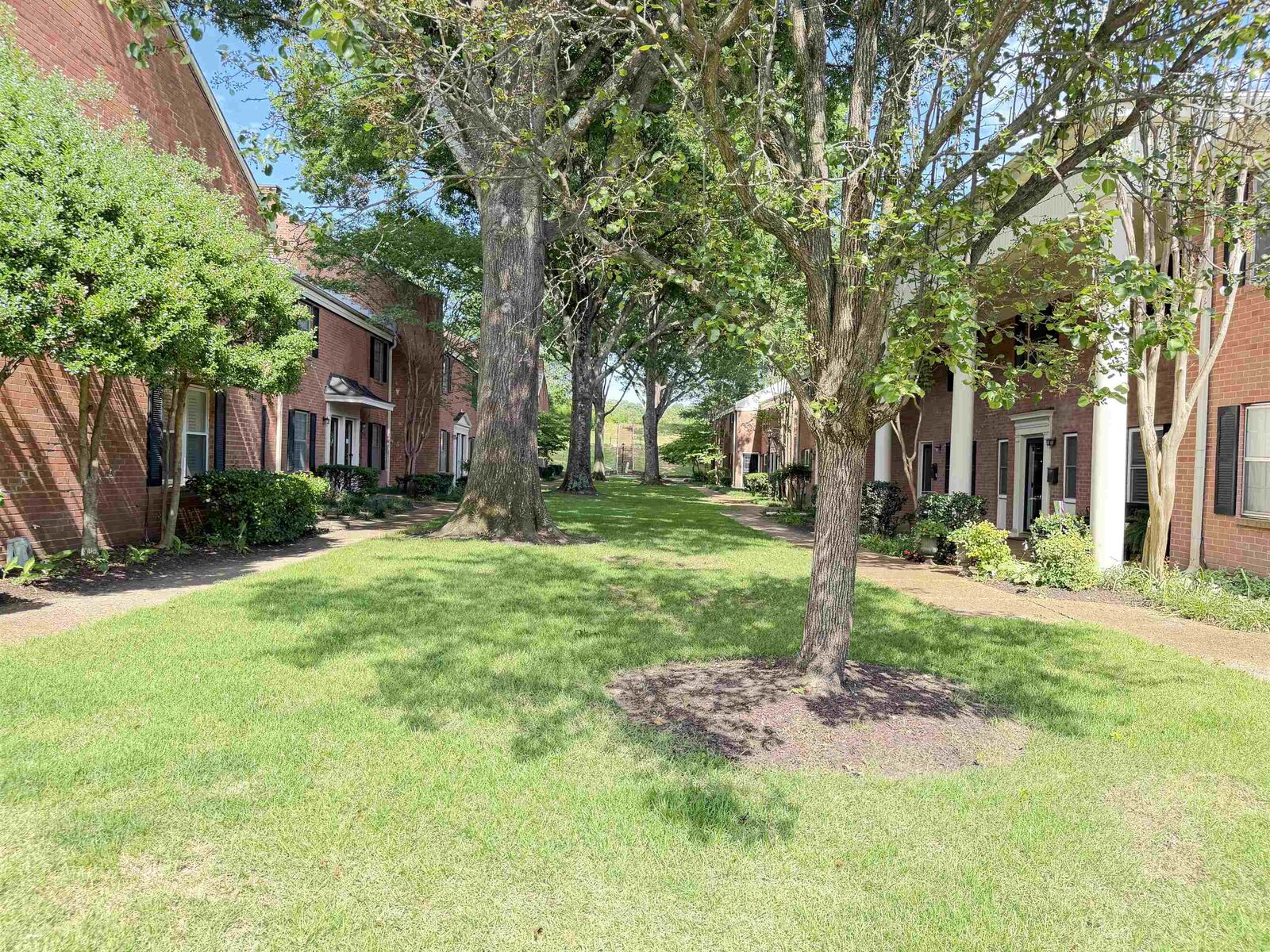 Property Photo: 5718 Quince Rd 13 TN 38119