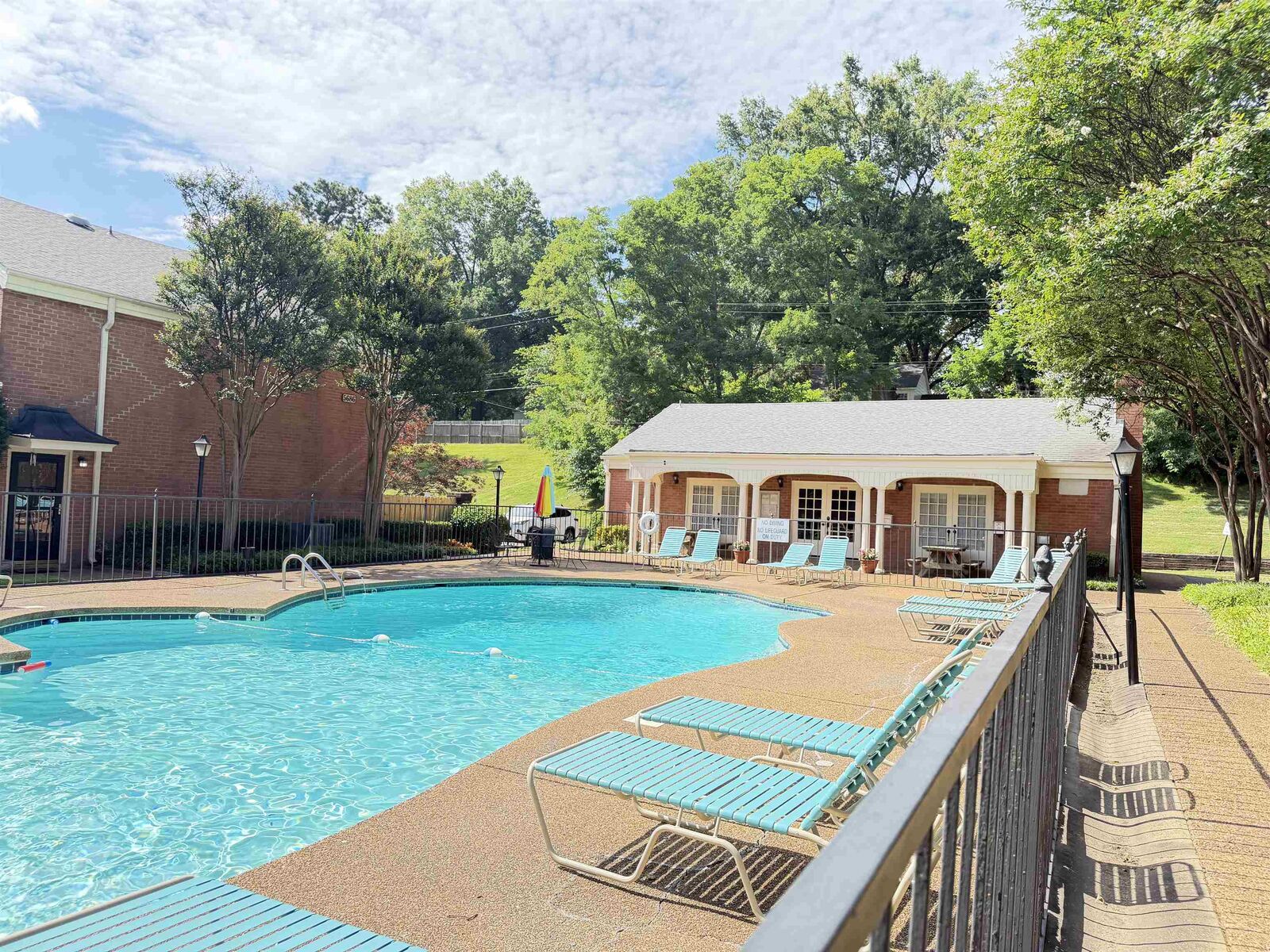 Property Photo: 5718 Quince Rd 13 TN 38119
