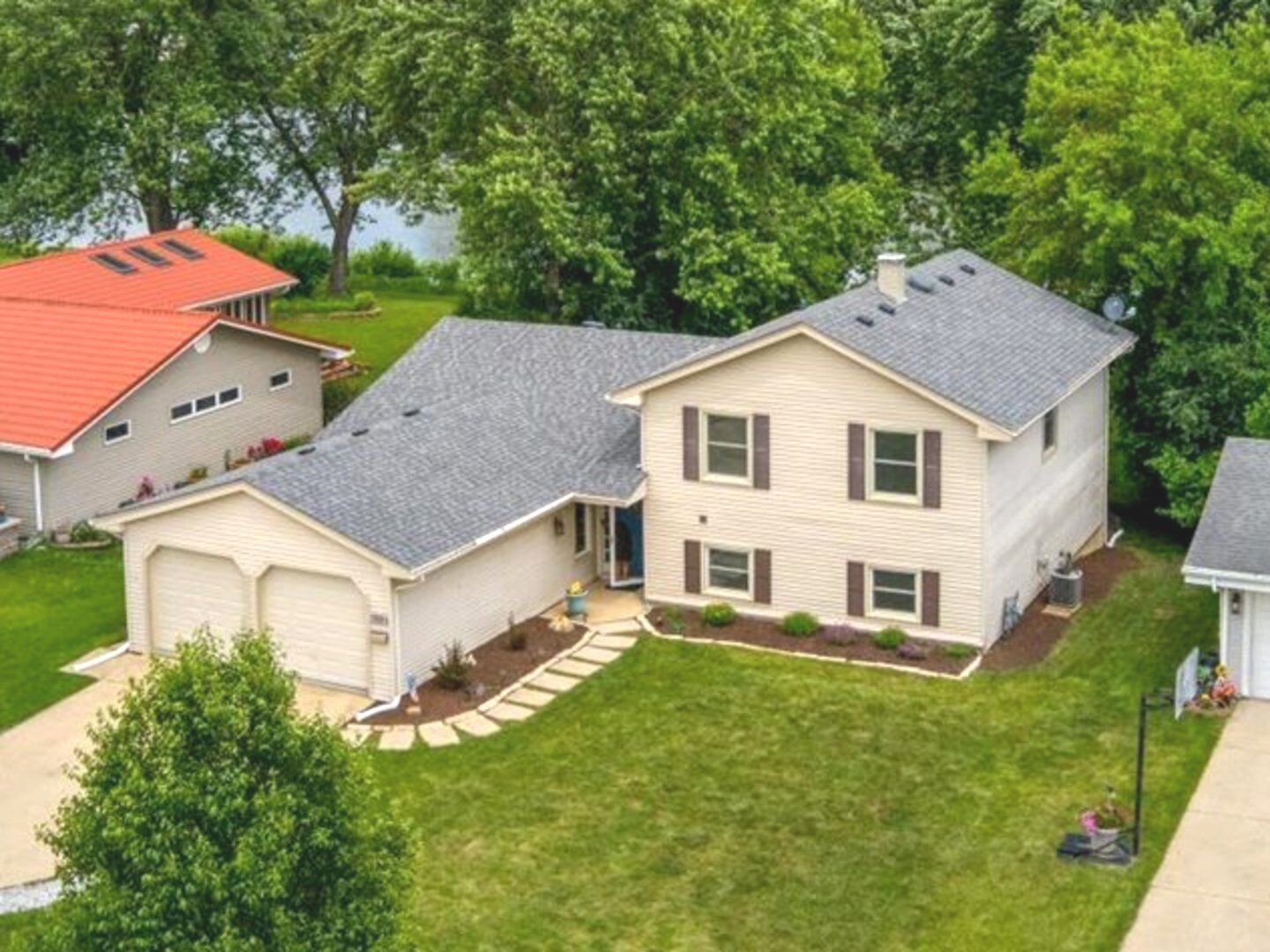 Property Photo:  2020 Carling Road  IL 60169 