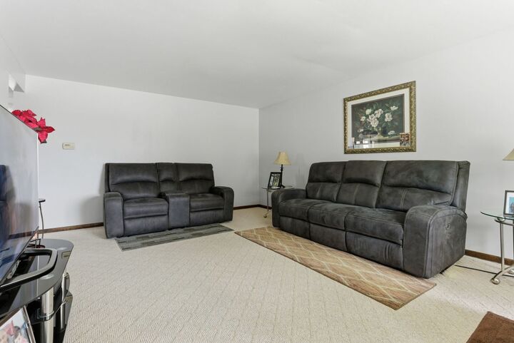Property Photo: 558 Manistee Avenue IL 60409