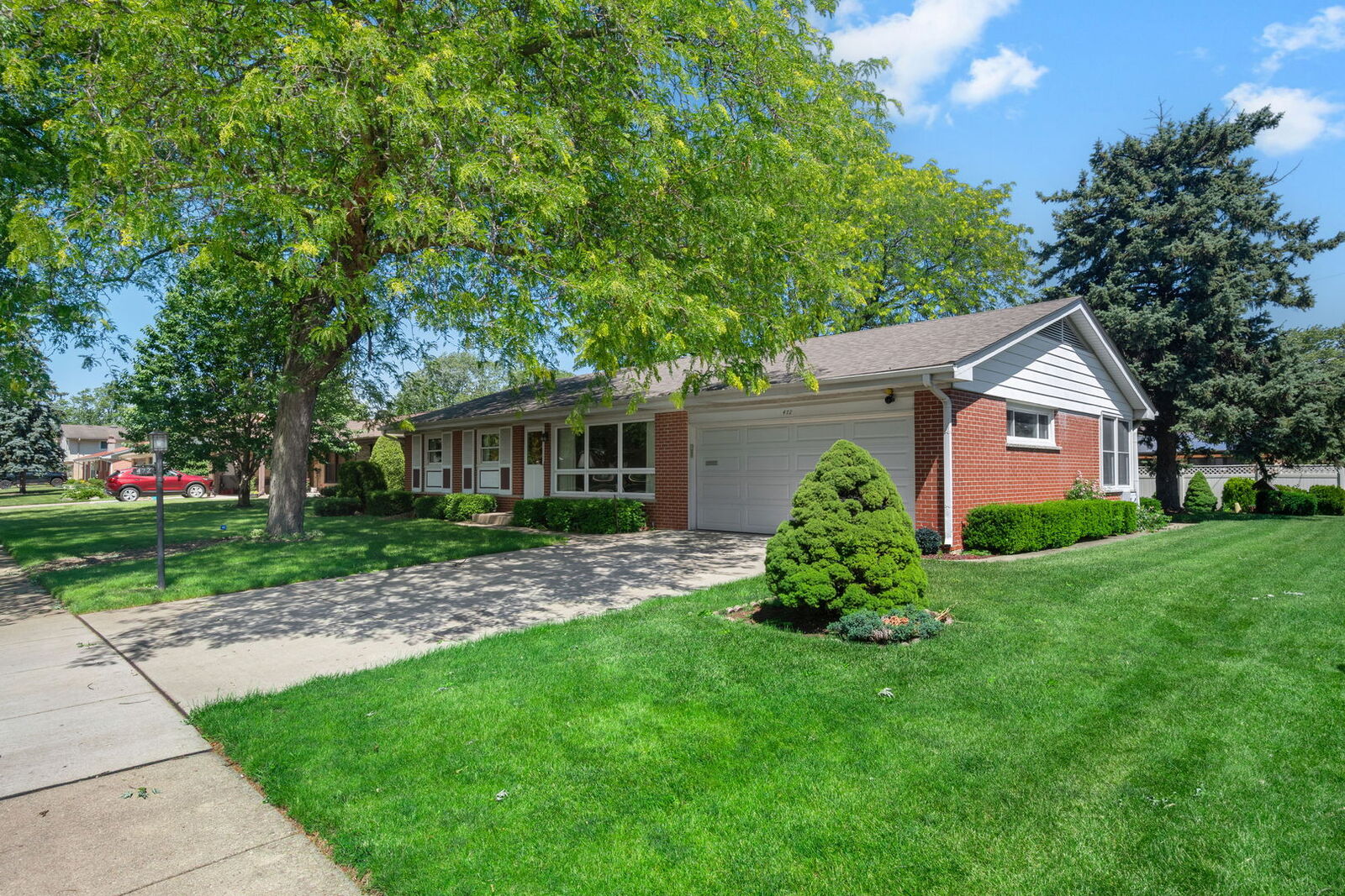 Property Photo:  472 W Walnut Avenue  IL 60016 