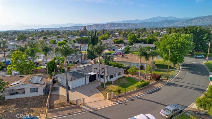 Property Photo:  160 Summit View  CA 92320 