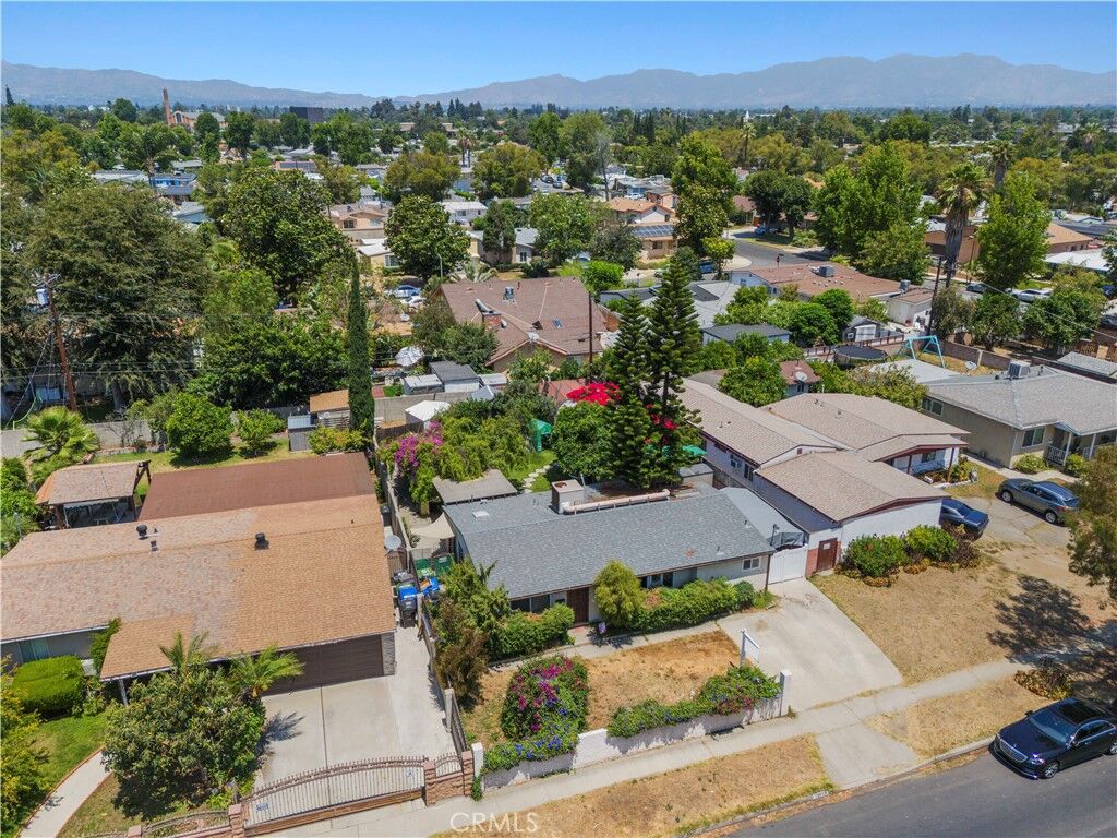 Property Photo:  13873 Lanark  CA 91402 