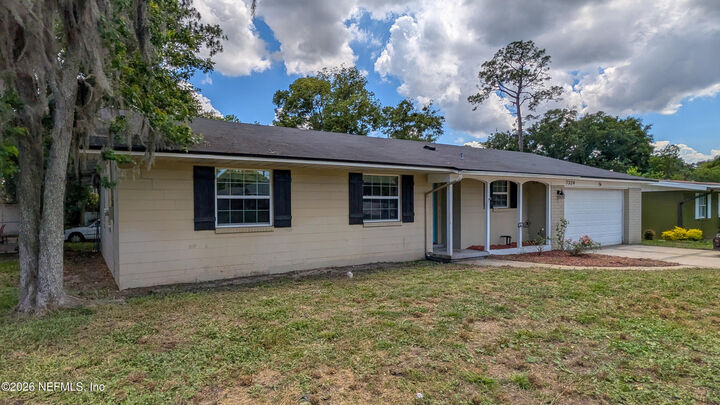 Property Photo: 7324 Altama Road FL 32216