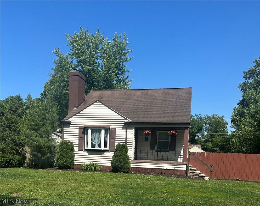 Property Photo: 6463 Seminole Trail OH 44060