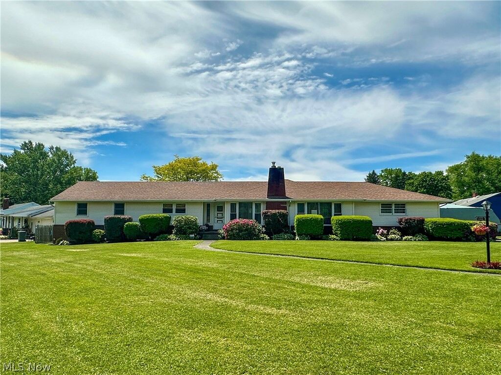 Property Photo: 2308 Bears Den Road OH 44511