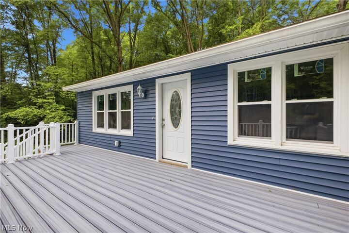 Property Photo: 17366 Market Street OH 44429