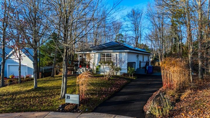 Property Photo: 21 Heritage Place NS B2N 6J4