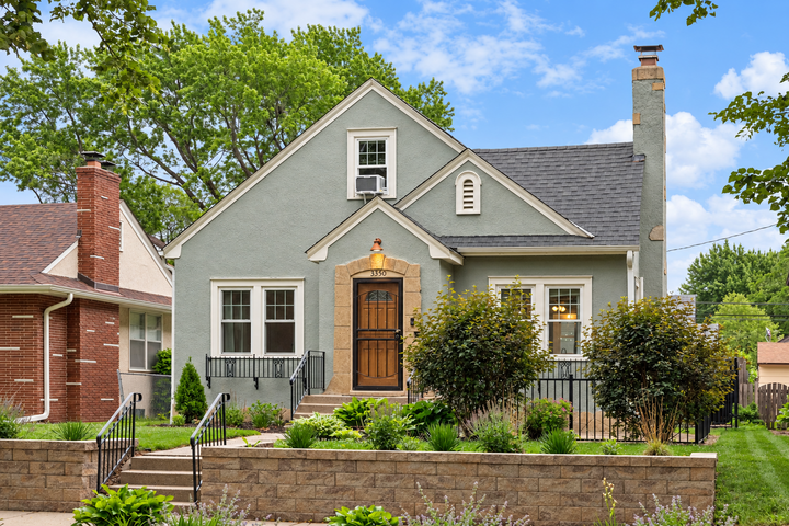Property Photo:  3350 Xerxes Avenue N  MN 55412 