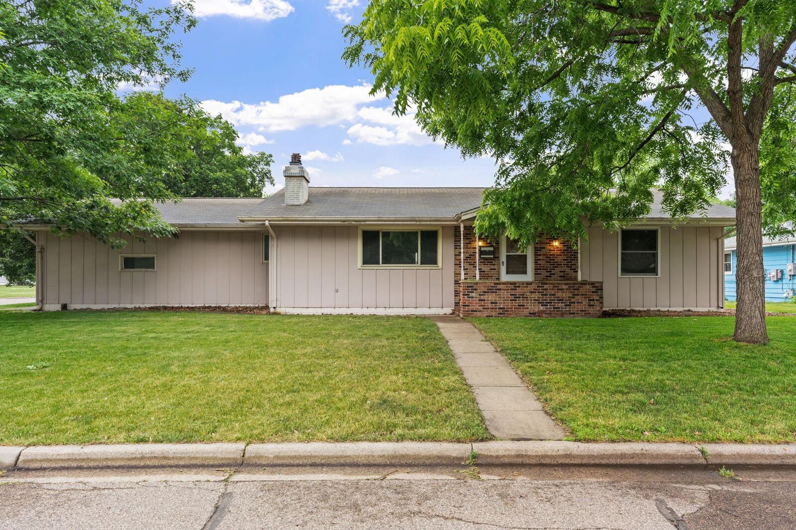 Property Photo: 9 6th Avenue NE MN 55369