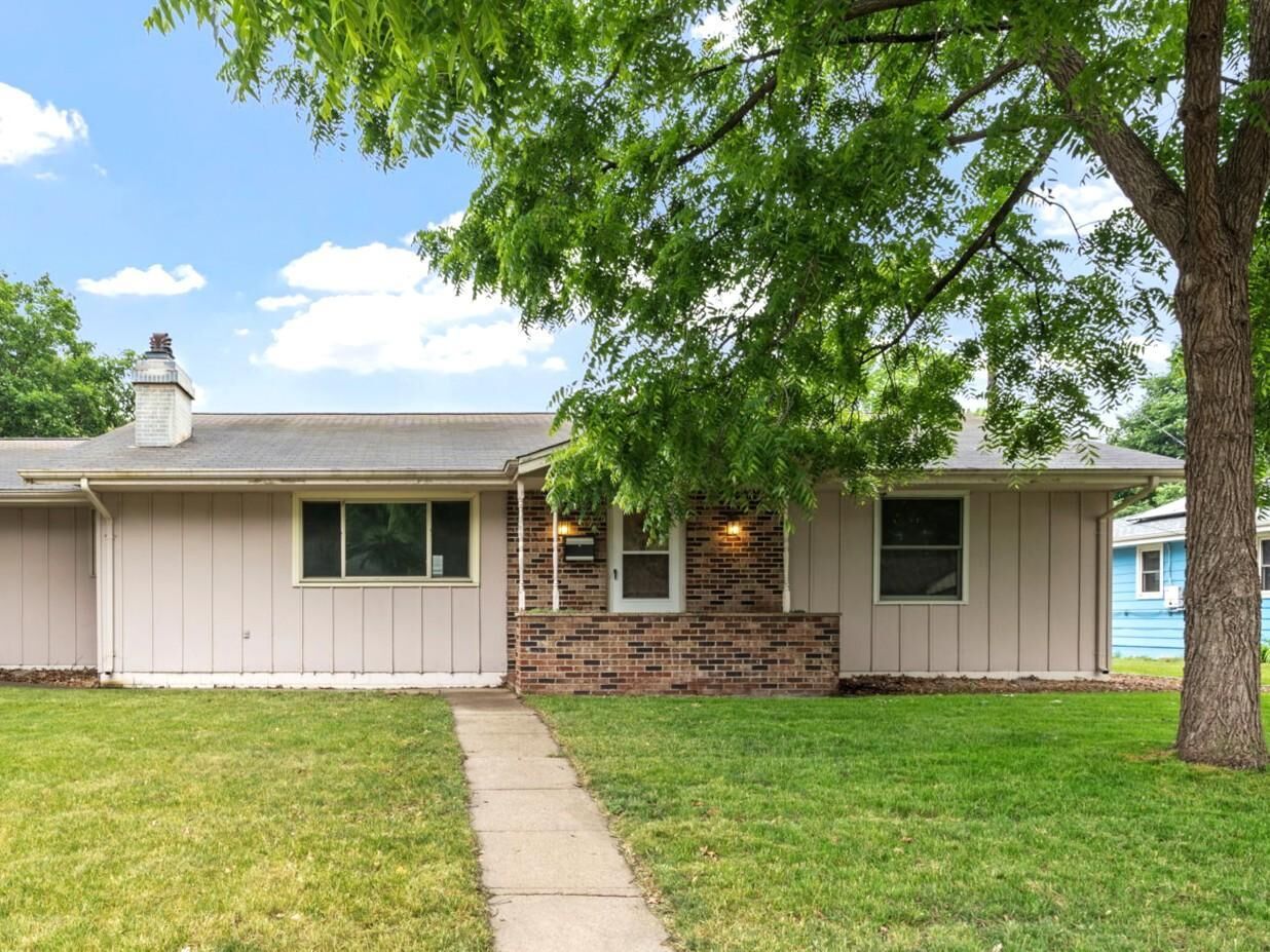 Property Photo: 9 6th Avenue NE MN 55369