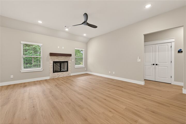 Property Photo: 3 Newent Lane AR 72714