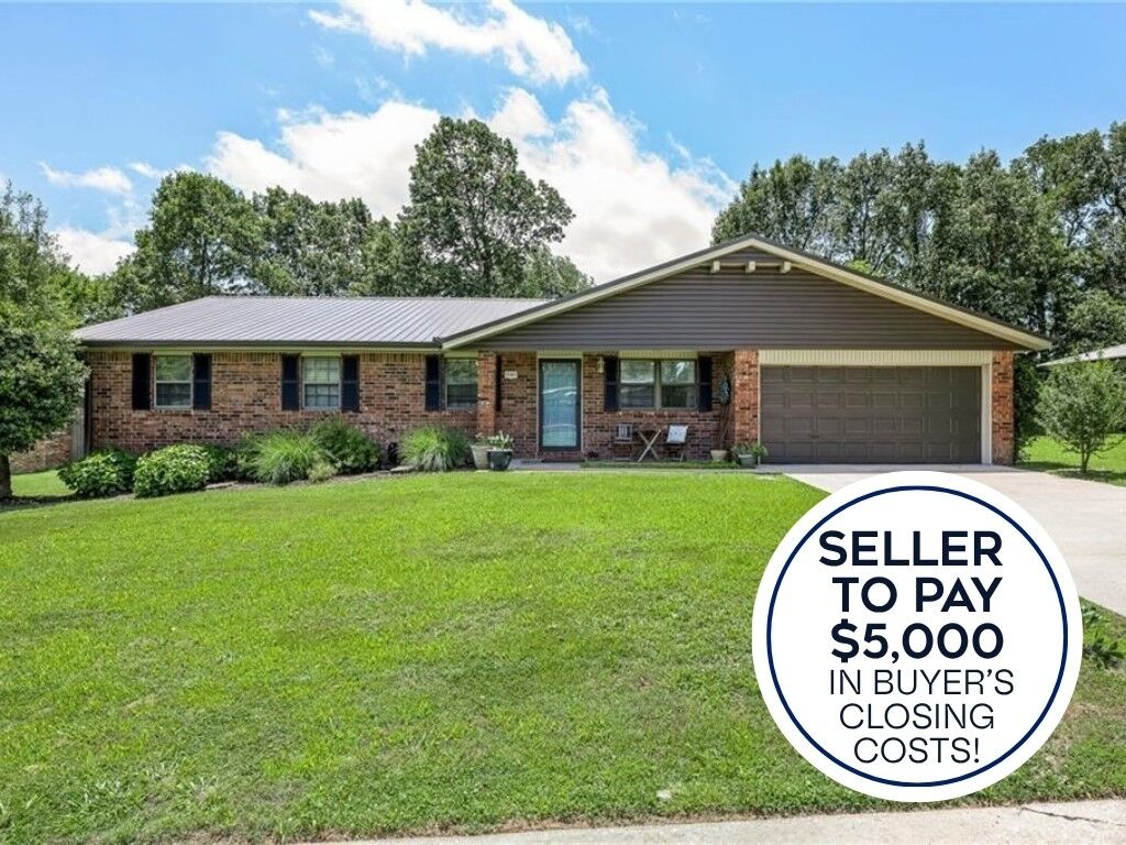 Property Photo:  3101 N McDonald Avenue  AR 72762 