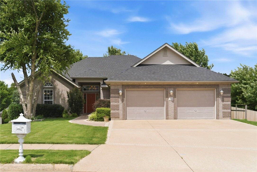 Property Photo:  304 SW Duke Avenue  AR 72712 
