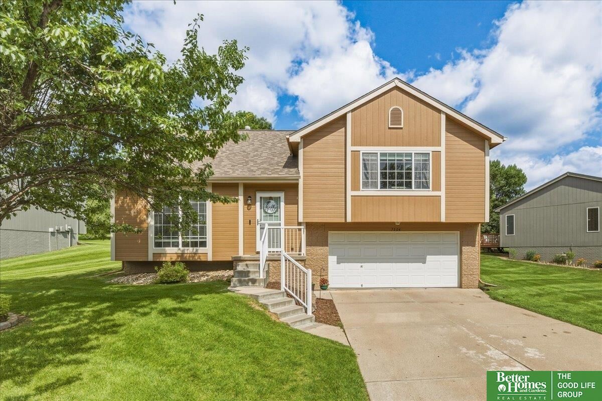 Property Photo:  7504 N 77th Avenue  NE 68122 