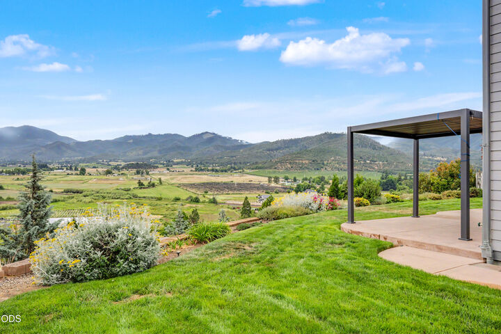Property Photo: 825 Amerman Drive OR 97535