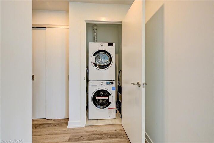 Property Photo:  15 Wellington Street 2802  ON N2G 0E4 