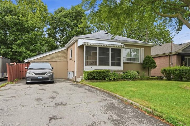 Property Photo:  4 Duncombe Drive  ON L9A 2E8 