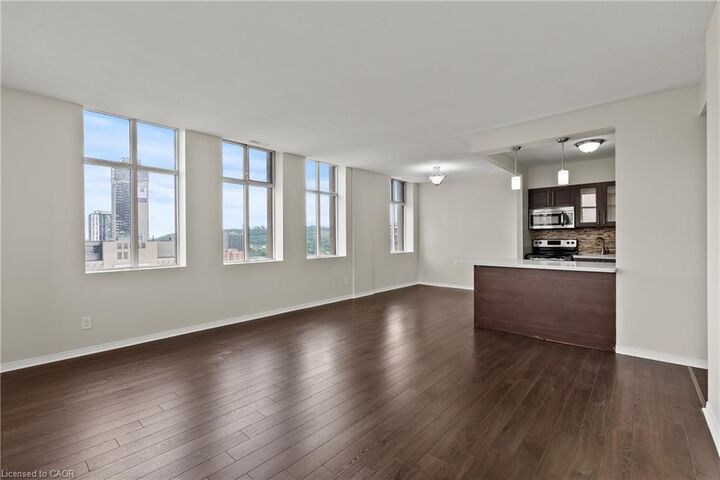 Property Photo:  36 James Street S 1402  ON L8P 4W4 