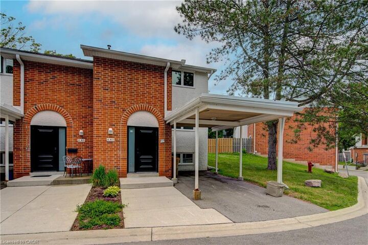 Property Photo: 417 Keats Way 4 ON N2L 5S7