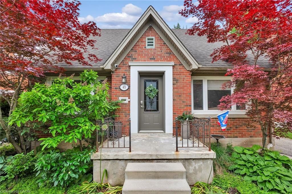 Property Photo: 45 Glendale Road ON N2H 2Z7