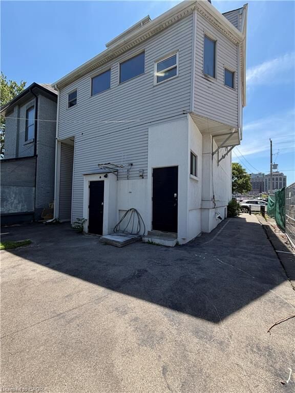 Property Photo:  85 Wilson Street 3  ON L0R 1C7 