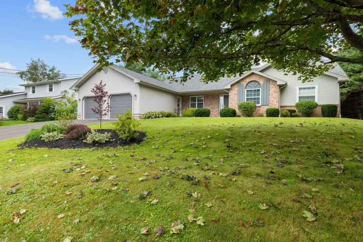 Property Photo:  77 Parkside Drive  PE C1E 1M8 