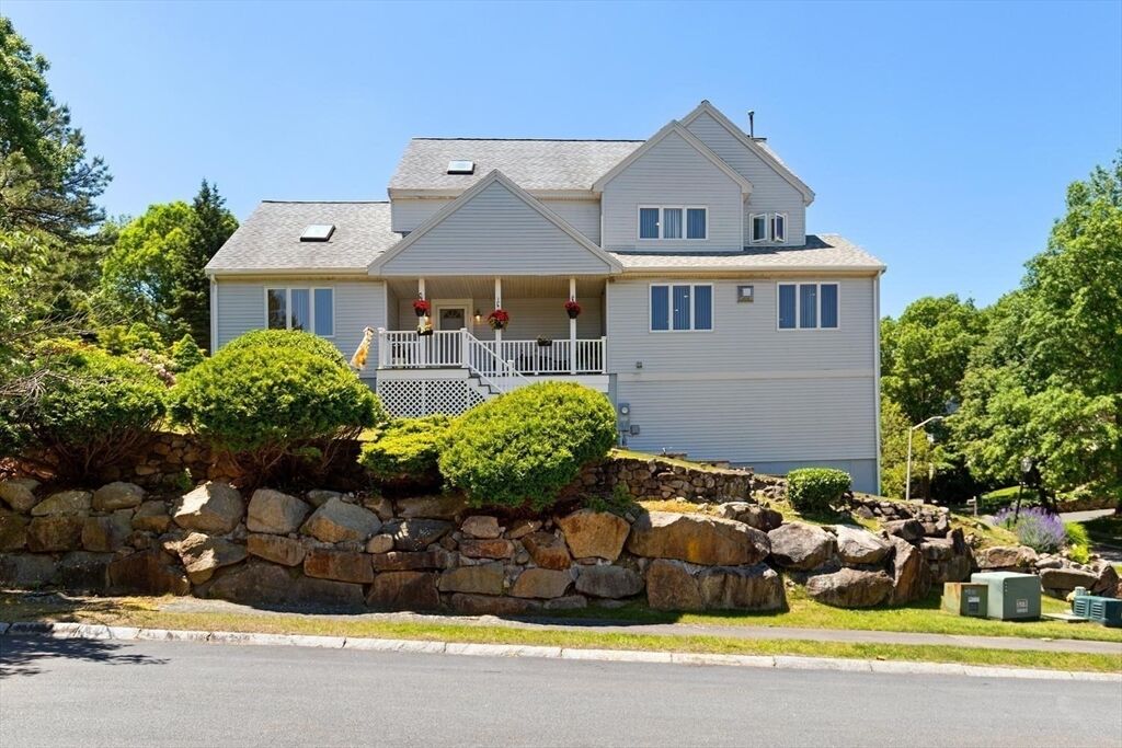 Property Photo: 7 Nathan's Way MA 01960
