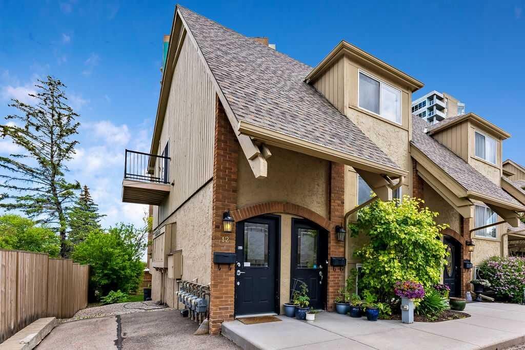 Property Photo:  2204 Paliswood Road SW 12  AB T2V 4Y6 