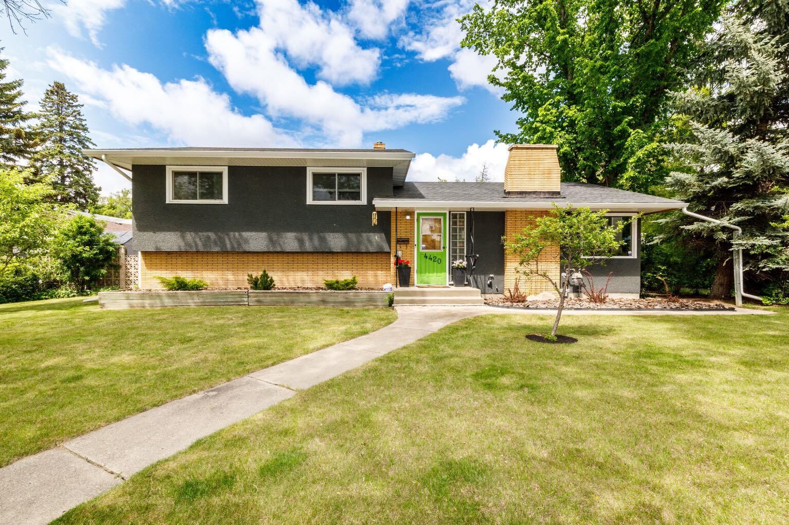 Property Photo: 4420 53 Street AB T4N 2E3