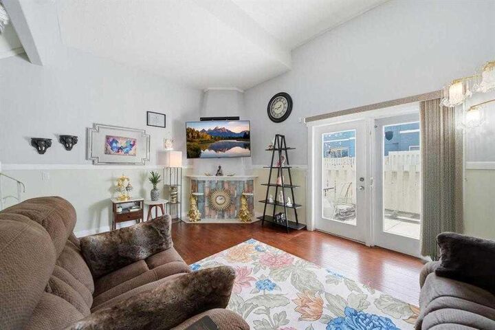 Property Photo:  919 38 Street NE 904  AB T2A 6E1 