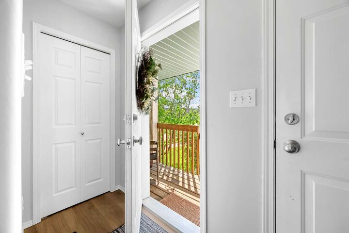 Property Photo:  3101 51 Avenue  AB T9V 1H9 