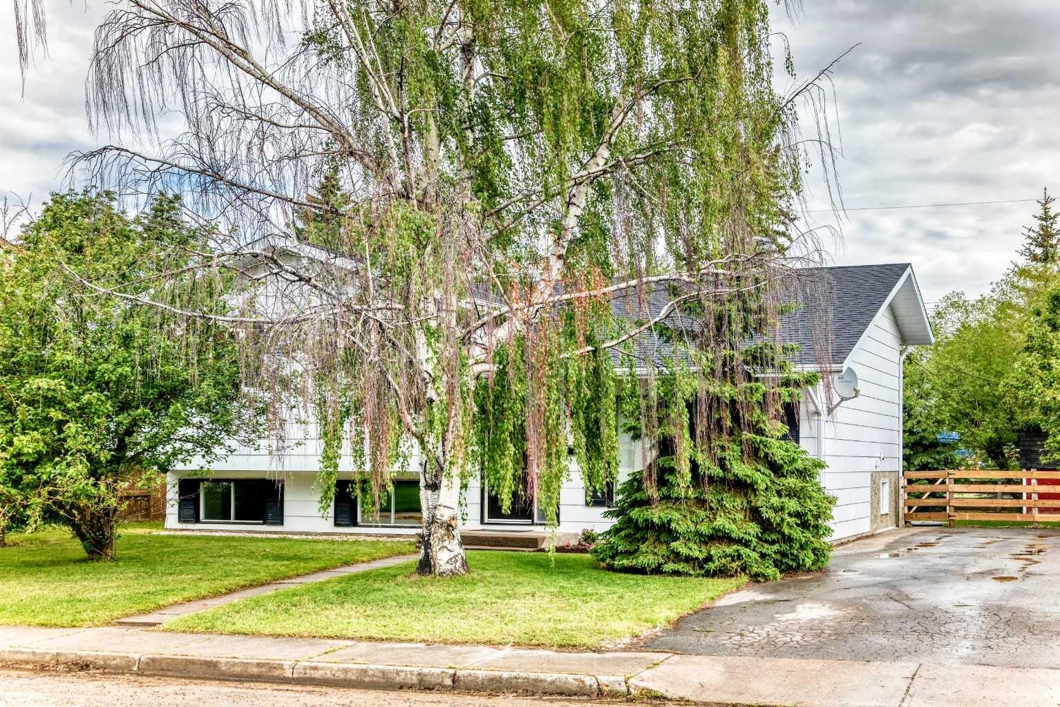 Property Photo: 5606 51 Street AB T4H 1H9